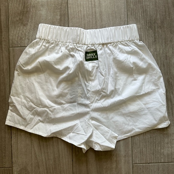 Daily Drills Poplin Resort Shorts - White NWT - Picture 4 of 4